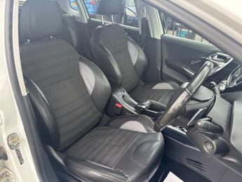 Peugeot 2008 1.6 e-HDi Allure SUV 5dr Diesel EGC Euro 5 (s/s) (92 ps)