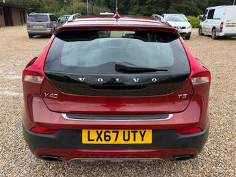 Volvo V40 Cross Country 1.5 T3 Hatchback 5dr Petrol Auto Euro 6 (s/s) (152 ps)