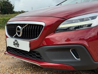 Volvo V40 Cross Country 1.5 T3 Hatchback 5dr Petrol Auto Euro 6 (s/s) (152 ps)