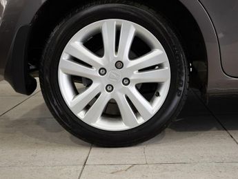 Honda Jazz I-VTEC ES PLUS