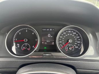 Volkswagen Golf 2.0 TDI BlueMotion Tech SE Nav Hatchback 5dr Diesel DSG Euro 6 (