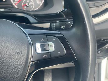 Volkswagen Polo 1.0 TSI LIFE | AUTOMATIC | LOW MILES | SERVICED |