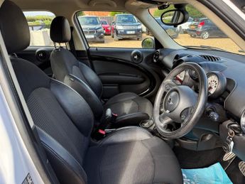 MINI Countryman 2.0 Cooper SD SUV 5dr Diesel Auto ALL4 Euro 5 (143 ps)