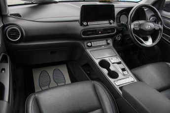 Hyundai Kona 64kWh Premium SE SUV 5dr Electric Auto (7kW Charger) (204 ps)