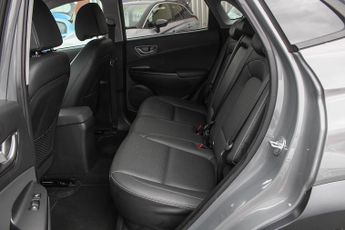 Hyundai Kona 64kWh Premium SE SUV 5dr Electric Auto (7kW Charger) (204 ps)