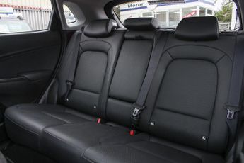 Hyundai Kona 64kWh Premium SE SUV 5dr Electric Auto (7kW Charger) (204 ps)