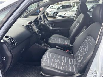 Kia Venga 1.6 4 MPV 5dr Petrol Auto Euro 6 (123 bhp)