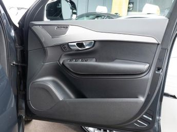 Volvo XC90 B5 R-DESIGN AWD