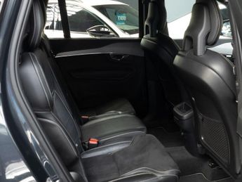 Volvo XC90 B5 R-DESIGN AWD