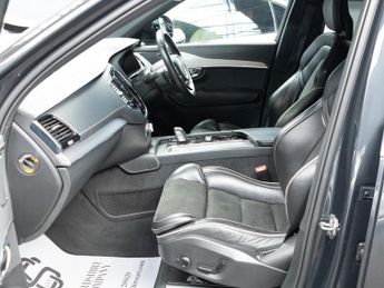 Volvo XC90 B5 R-DESIGN AWD