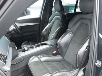 Volvo XC90 B5 R-DESIGN AWD