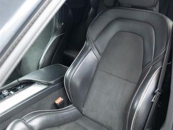 Volvo XC90 B5 R-DESIGN AWD