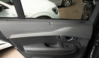 Volvo XC90 B5 R-DESIGN AWD