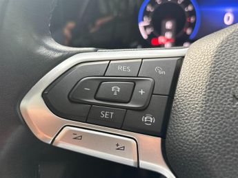 Volkswagen Golf 1.5 eTSI MHEV Life DSG Euro 6 (s/s) 5dr