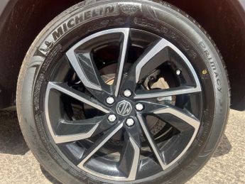 MG MG ZS EXCLUSIVE T-GDI