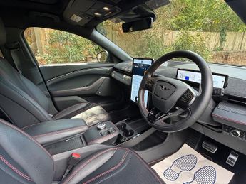 Ford Mustang Extended Range 91kWh SUV 5dr Electric Automatic AWD (351 ps)