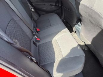 Toyota Corolla 2.0 VVT-h Design Hatchback 5dr Petrol Hybrid CVT Euro 6 (s/s) (1