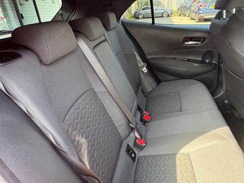 Toyota Corolla 2.0 VVT-h Design Hatchback 5dr Petrol Hybrid CVT Euro 6 (s/s) (1