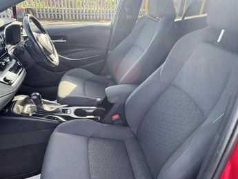 Toyota Corolla 2.0 VVT-h Design Hatchback 5dr Petrol Hybrid CVT Euro 6 (s/s) (1