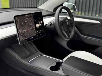 Tesla Model Y (Dual Motor) Long Range Auto 4WDE 5dr