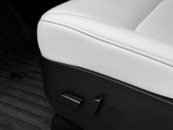 Tesla Model Y (Dual Motor) Long Range Auto 4WDE 5dr