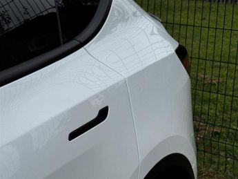 Tesla Model Y (Dual Motor) Long Range Auto 4WDE 5dr