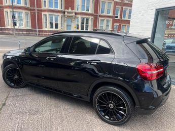 Mercedes AMG GLA 180  LINE EDITION