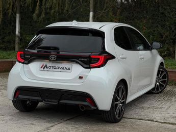 Toyota Yaris 1.5 VVT-h GR SPORT E-CVT Euro 6 (s/s) 5dr