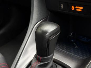 Toyota Yaris 1.5 VVT-h GR SPORT E-CVT Euro 6 (s/s) 5dr