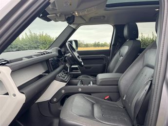 Land Rover Defender 110 SE