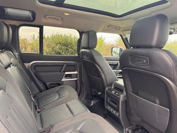 Land Rover Defender 110 SE