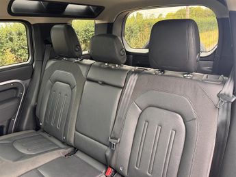 Land Rover Defender 110 SE