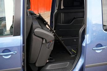 Volkswagen Caddy Maxi Life C20 LIFE TDI, Automatic, Disabled, Wheelchair Accessible Vehicle