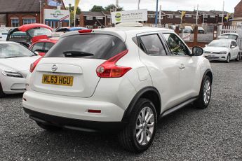 Nissan Juke 1.6 Tekna SUV 5dr Petrol CVT Euro 5 (117 ps)