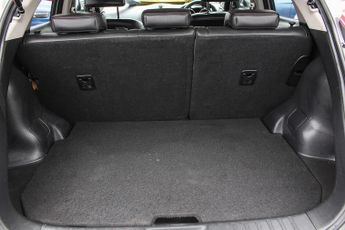 Nissan Juke 1.6 Tekna SUV 5dr Petrol CVT Euro 5 (117 ps)