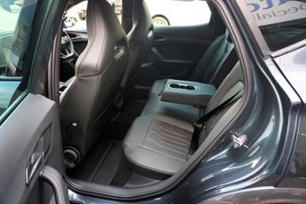 Cupra Formentor V2 DSG Plug In Hybrid, 5 Door, Automatic.