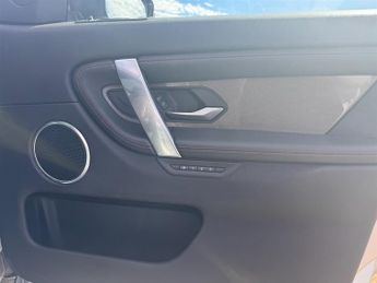 Land Rover Discovery Sport R-DYNAMIC SE D180 7 SEATS