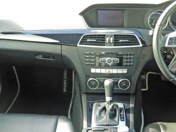 Mercedes C220 2.1 CDI BLUEEFFICIENCY EXECUTIVE SE AUTOMATIC