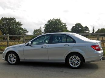 Mercedes C220 2.1 CDI BLUEEFFICIENCY EXECUTIVE SE AUTOMATIC