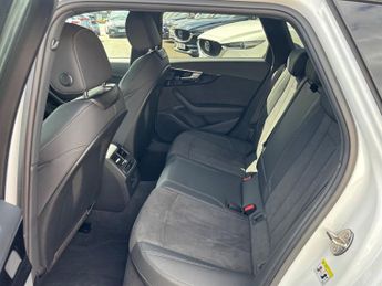 Audi A4 Avant 2.0 TFSI 35 Black Edition Estate 5dr Petrol S Tronic Euro 6 (s/s