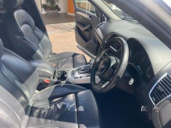 Audi Q5 2.0 TDI S line Plus SUV 5dr Diesel S Tronic quattro Euro 5 (s/s)