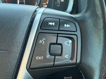 Volvo XC60 2.0 D4 R-Design Nav SUV 5dr Diesel Manual Euro 6 (s/s) (190 ps)