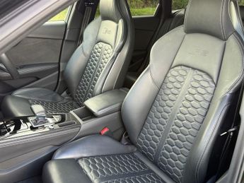 Audi RS4 Avant TFSI QUATTRO CARBON BLACK
