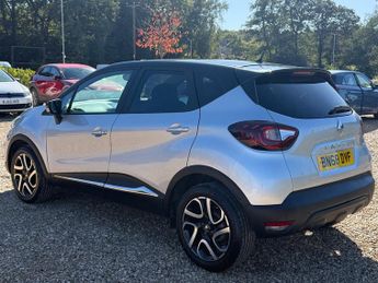 Renault Captur 0.9 TCe ENERGY Iconic SUV 5dr Petrol Manual Euro 6 (s/s) (90 ps)