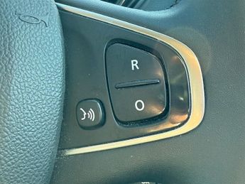 Renault Captur 0.9 TCe ENERGY Iconic SUV 5dr Petrol Manual Euro 6 (s/s) (90 ps)