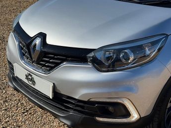Renault Captur 0.9 TCe ENERGY Iconic SUV 5dr Petrol Manual Euro 6 (s/s) (90 ps)