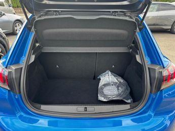 Peugeot E-208 50kWh GT Premium Hatchback 5dr Electric Auto (136 ps)