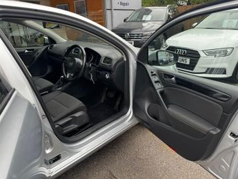 Volkswagen Golf 1.6 TDI Match Hatchback 5dr Diesel DSG Euro 5 (105 ps)