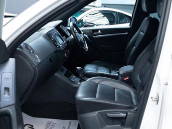 Volkswagen Tiguan R LINE TDI BLUEMOTION TECH 4MOTION DSG