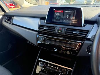 BMW 220i 2.0 SE MPV 5dr Petrol DCT Euro 6 (s/s) (192 ps)